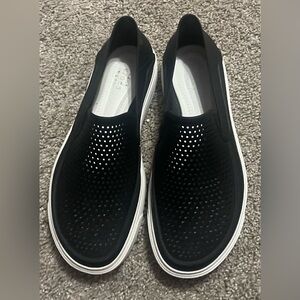 Crocs Women’s Citilane Roka 8 black white slip on shoe